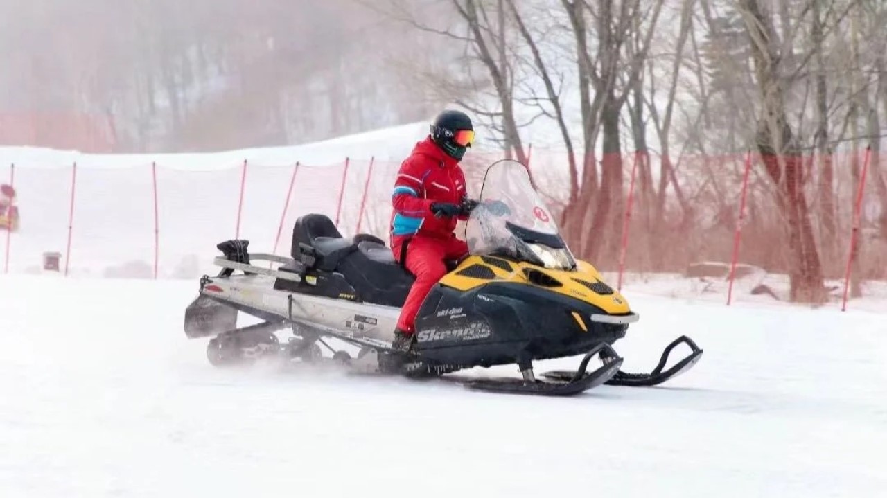 雪地摩托 雪地摩托