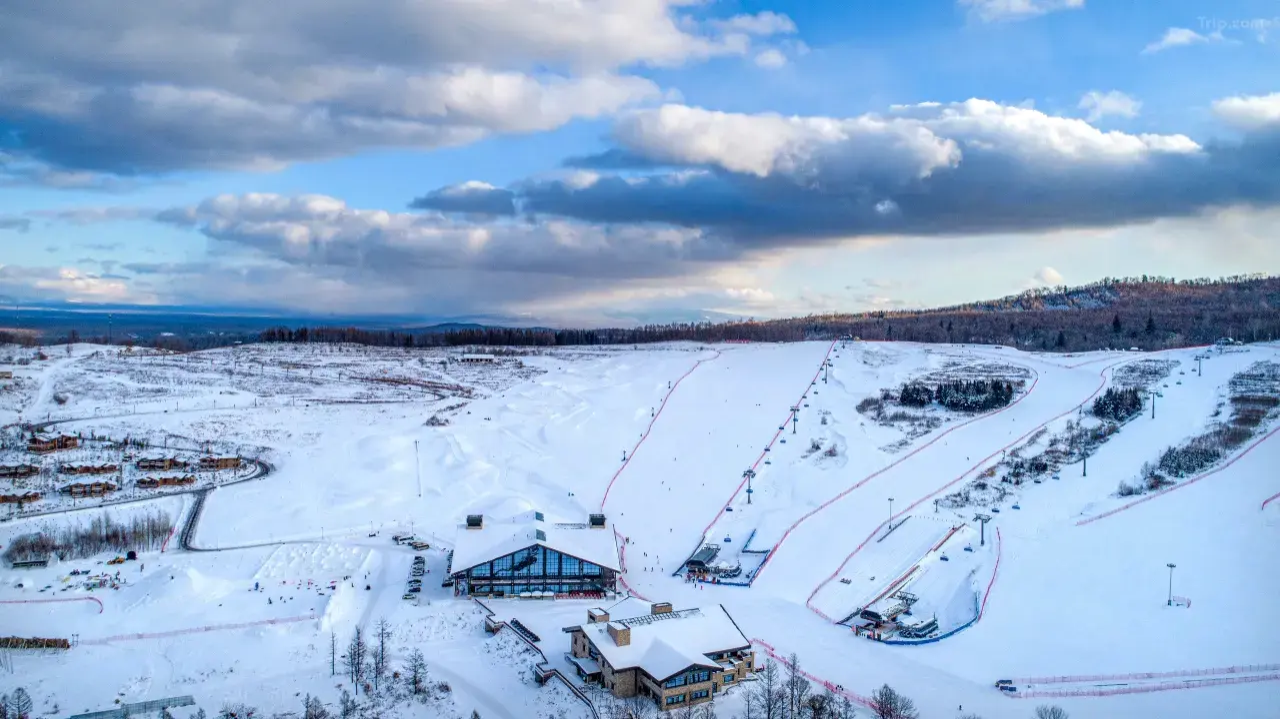 鲁能滑雪度假区3
